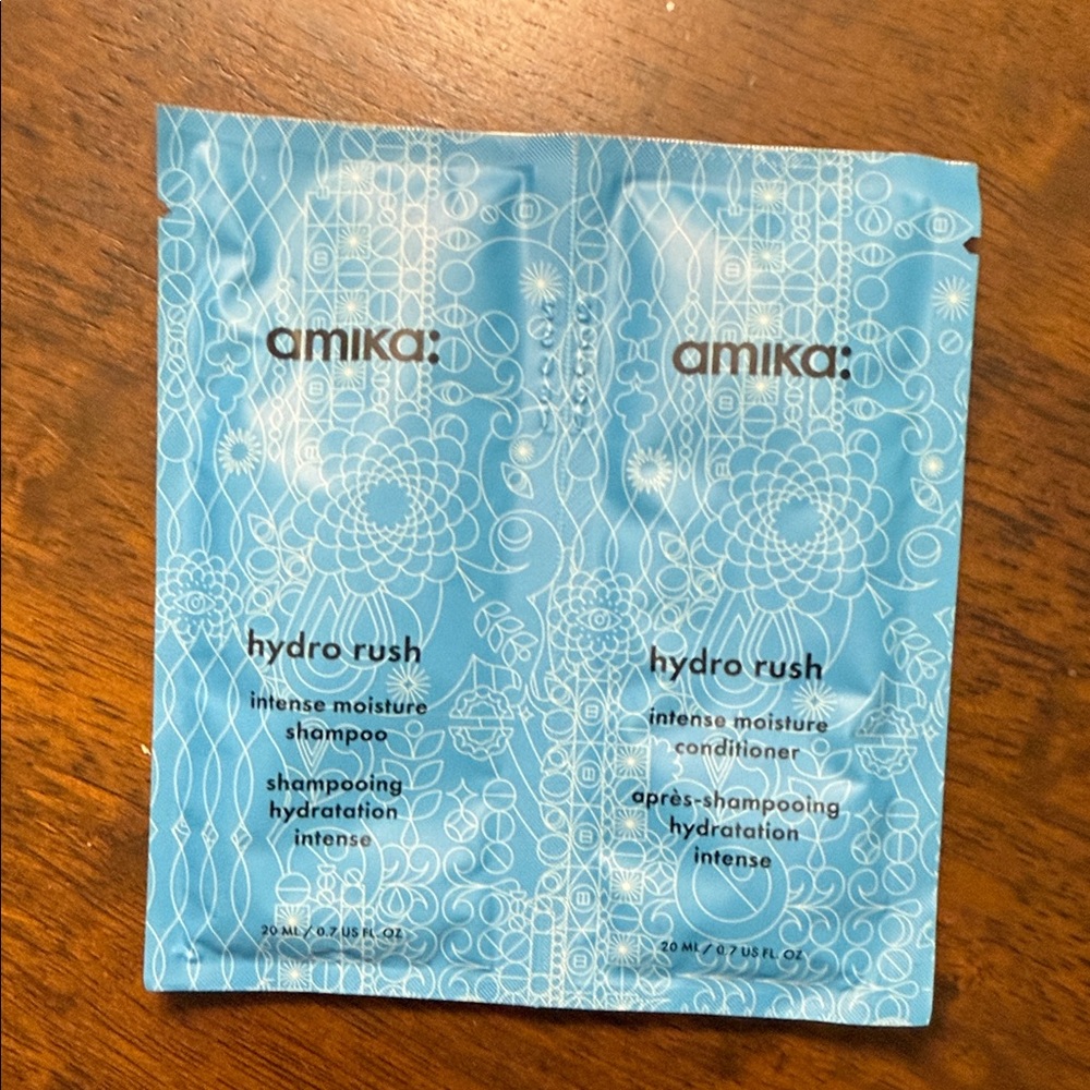 Amika Hydro Rush Intense Moisture Shampoo - Light Blue